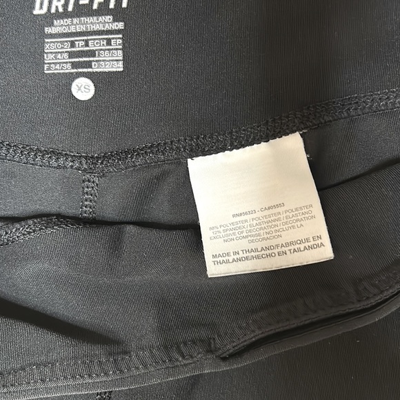 Nike Dri-Fit Crop Yoga Pants - Picture 6 of 7